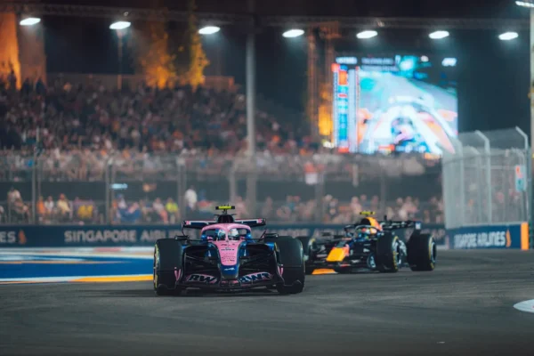 Une monoplace Alpine engagée en Formule 1.