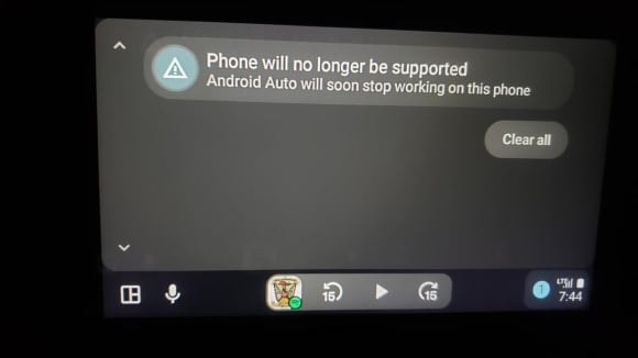 Des utilisateurs de Samsung S9 reçoivent un message annonçant la fin de la compatibilité avec Android Auto.