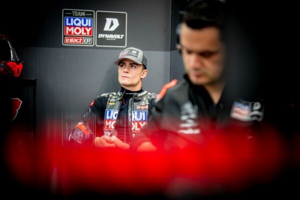 Manuel González au guidon de sa Moto2 de l’écurie Intact GP.