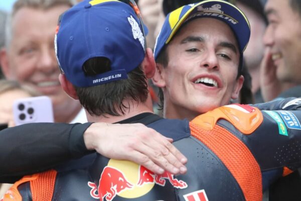 Jorge Martin et Marc Marquez en course en MotoGP, au cœur de la lutte pour le titre.