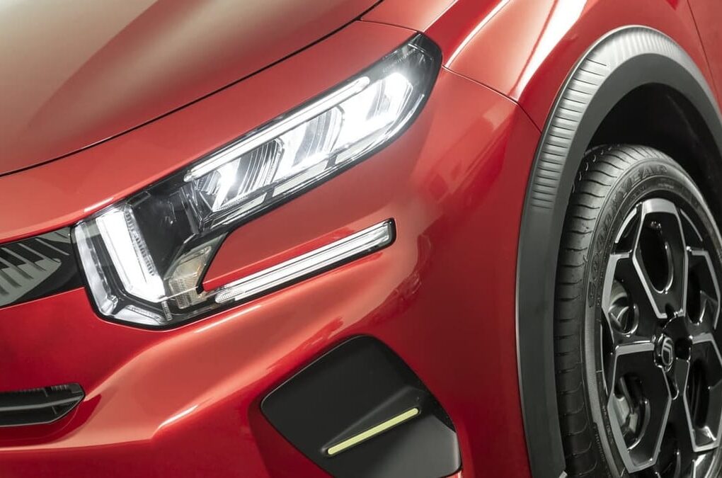 La Citroën C3 de quatrième génération avec sa carrosserie haute et ses lignes anguleuses.