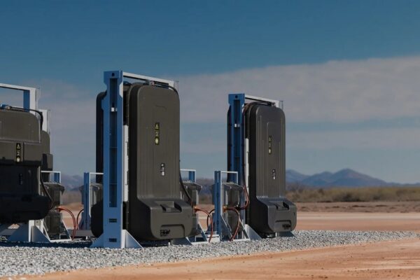 Packs de batteries Rivian destinés à une seconde vie dans le stockage stationnaire ou au recyclage.