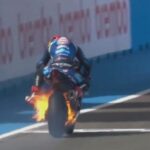 La Yamaha R1 de Xavi Vierge prend feu à Jerez en Course 1