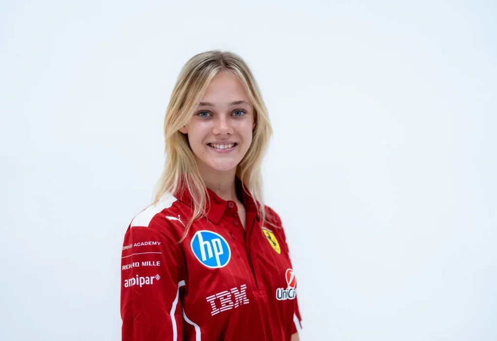Alba Larsen sous les couleurs de Ferrari en F1 Academy.