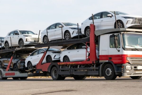 Ligne d'assemblage automobile dans une usine au Mexique.