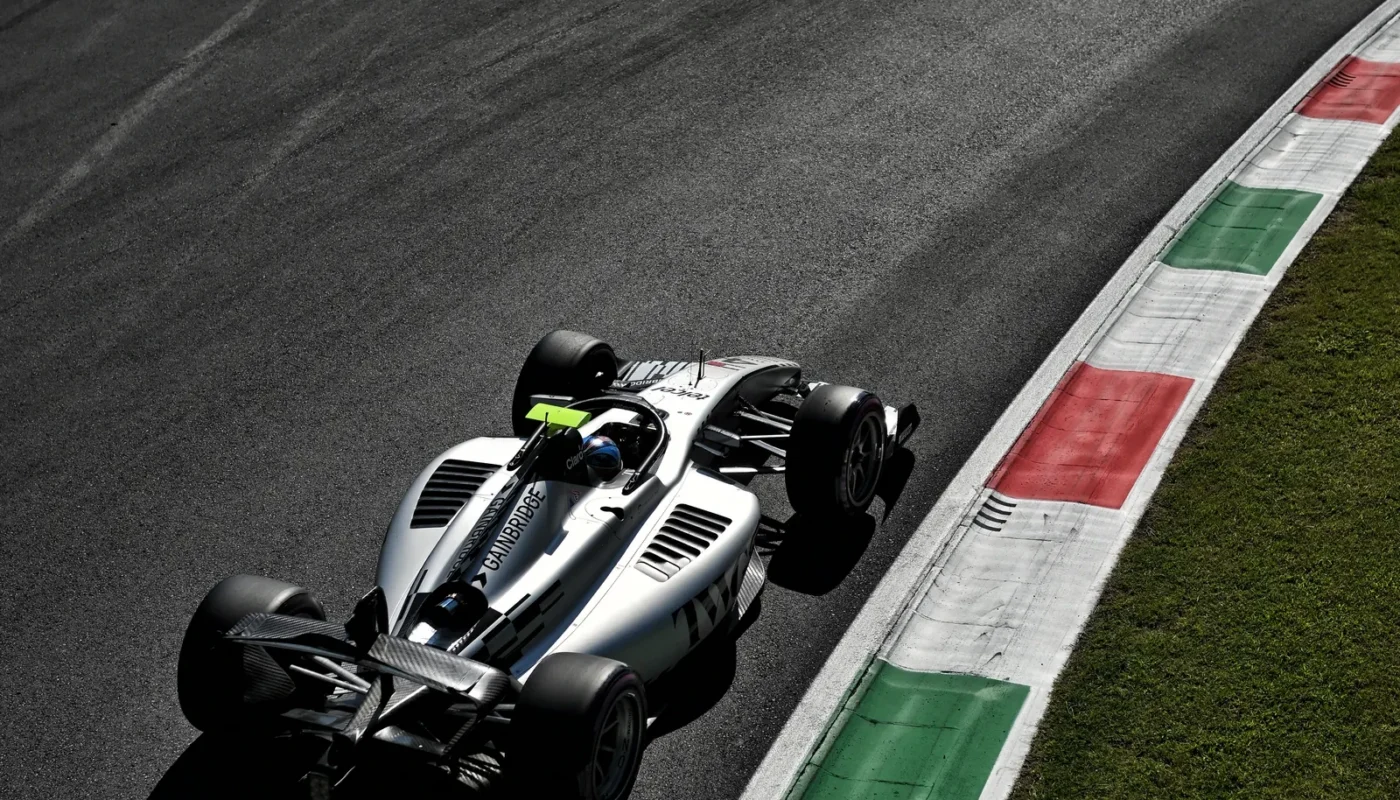 Colton Herta, pilote engagé en Formule 2 après son parcours en IndyCar.