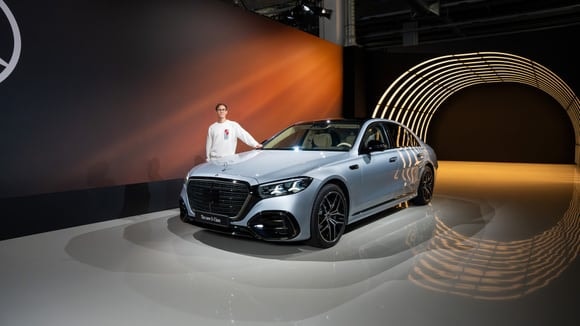 La Mercedes Classe S restylée conserve son moteur V12.
