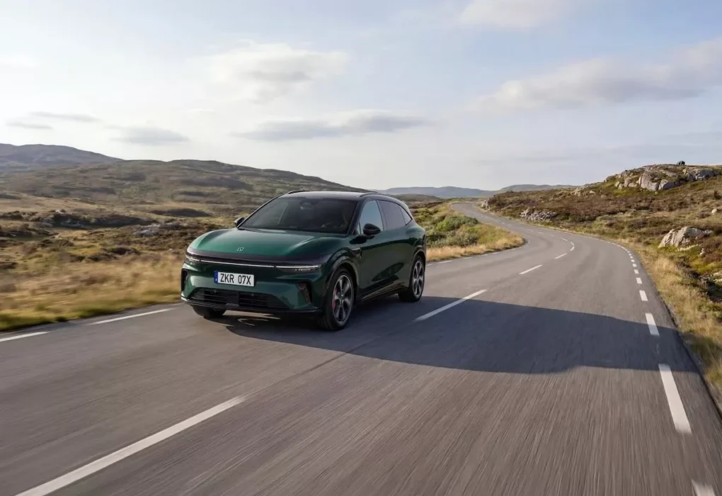 Le SUV électrique Zeekr 7X restylé vu de l’extérieur.