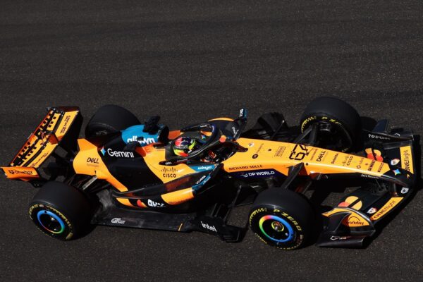 Leonardo Fornaroli, pilote de réserve McLaren en F1 et futur pilote de la MCL-HY en WEC.
