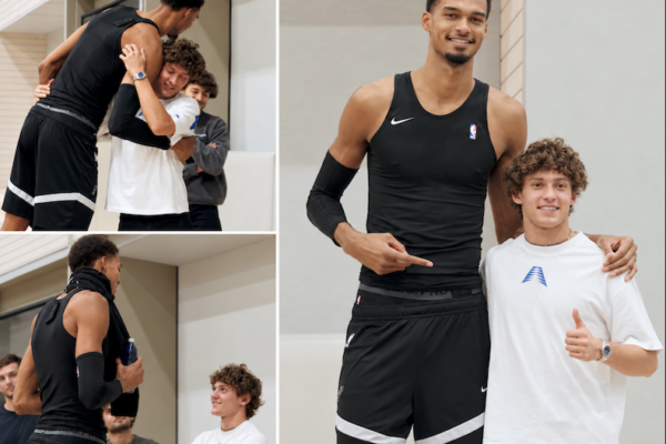 Kimi Antonelli aux côtés de Victor Wembanyama lors de sa visite chez les San Antonio Spurs.
