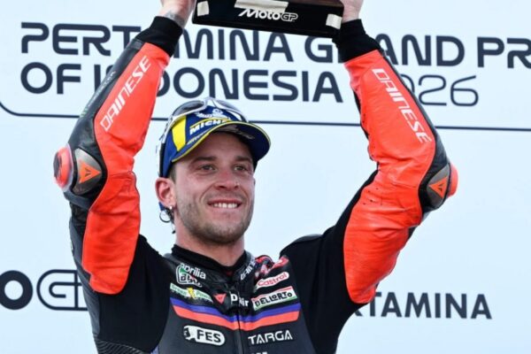 Jorge Martin et Marco Bezzecchi sur leurs Aprilia dans la lutte pour le titre MotoGP face à Marc Marquez.