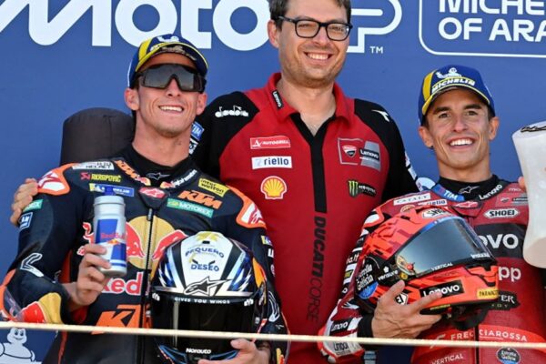 Pedro Acosta au guidon de sa KTM en MotoGP.