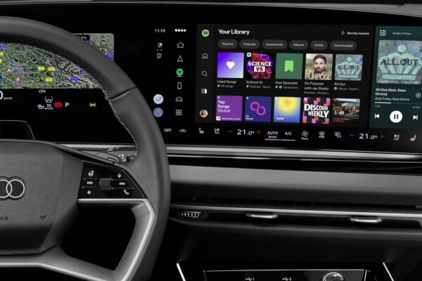 Interface Spotify sur l’écran du système multimédia d’une Audi.