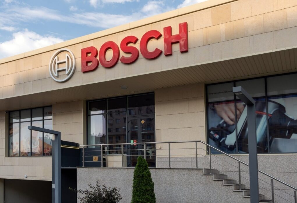 Le logo Bosch sur un bâtiment du groupe industriel.