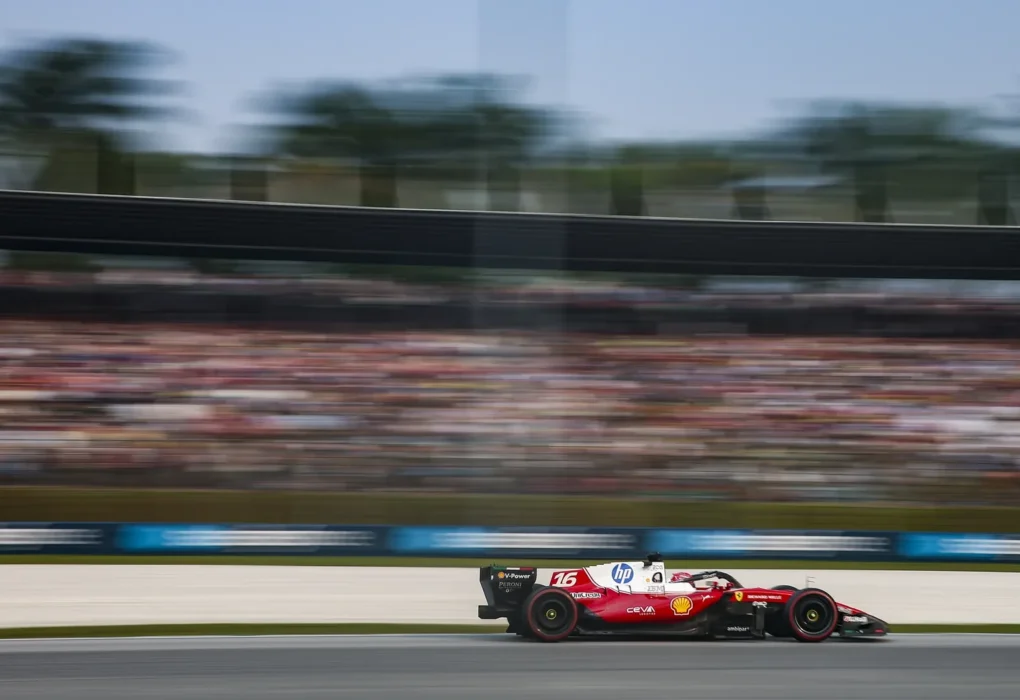 La Ferrari de Charles Leclerc sur le Circuit des Amériques lors des essais libres à Austin.