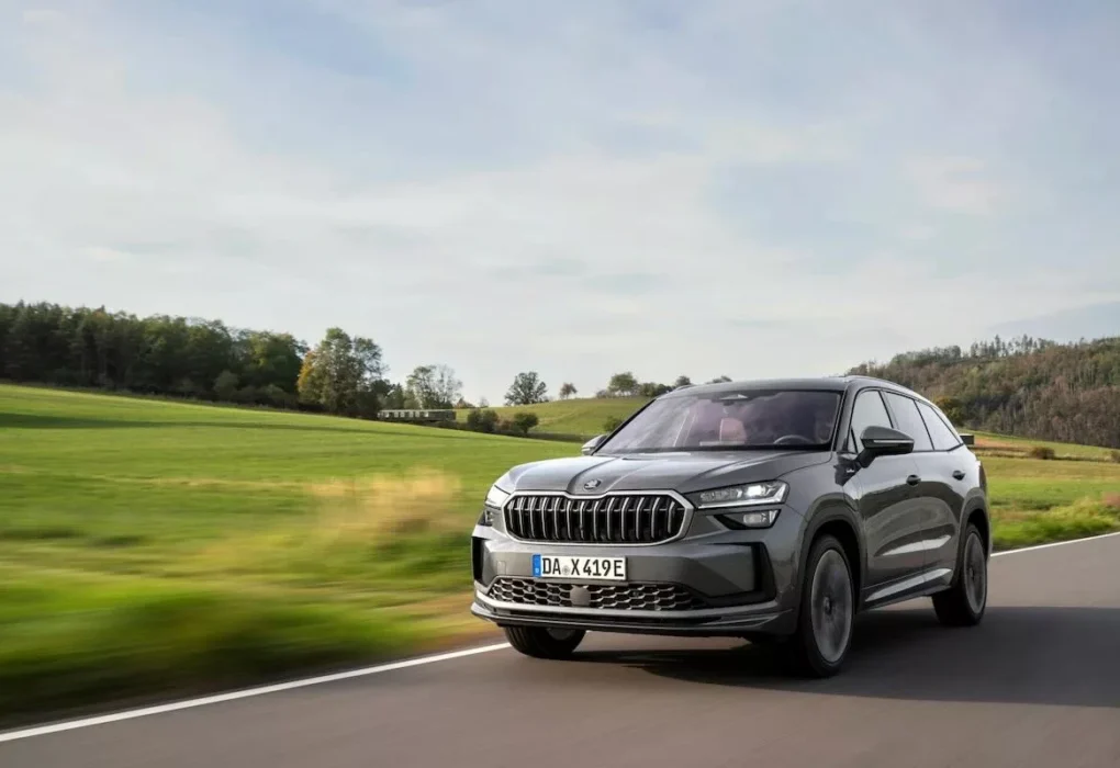 Le Škoda Kodiaq iV, SUV familial à motorisation hybride rechargeable.