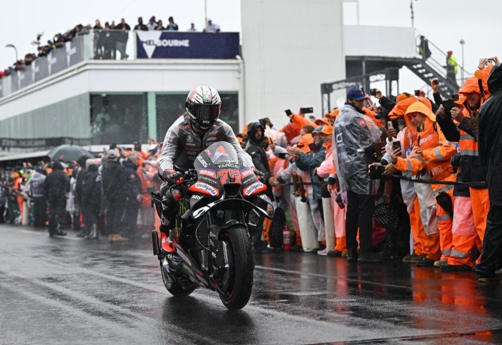 Massimo Rivola, PDG d'Aprilia Racing, dans le paddock du MotoGP.