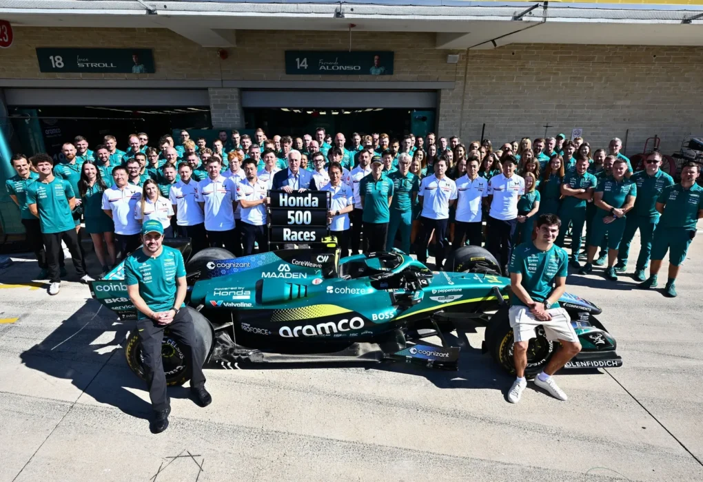Une Aston Martin AMR26 portant un marquage commémoratif pour les 500 engagements officiels de Honda à Austin.