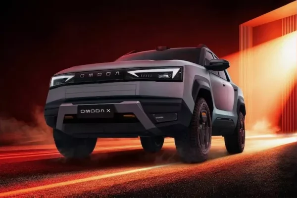 Le grand SUV Omoda X au design géométrique et à la signature lumineuse futuriste.