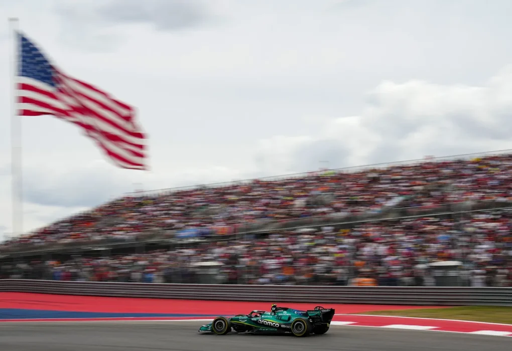 Fernando Alonso au volant de son Aston Martin lors du GP des États-Unis à Austin.