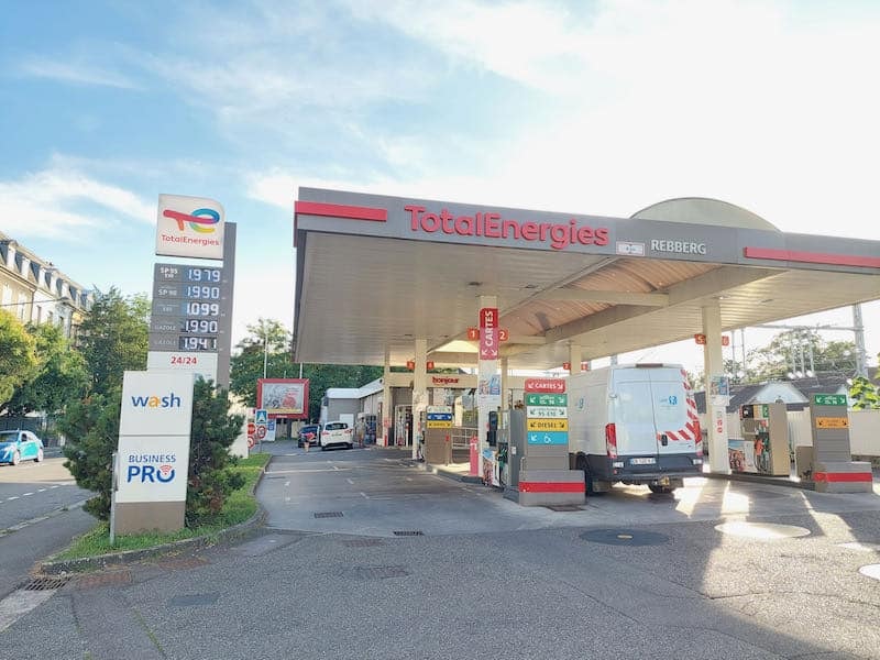 Une pompe à gazole dans une station-service TotalEnergies Access.
