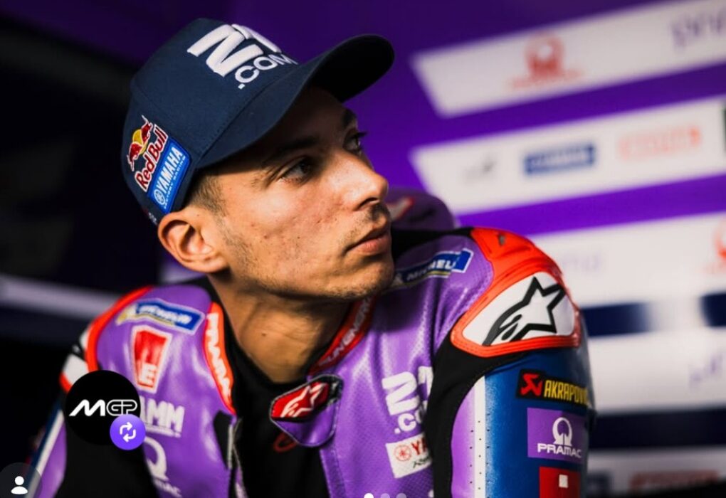Toprak Razgatlioglu au guidon de sa moto en MotoGP.