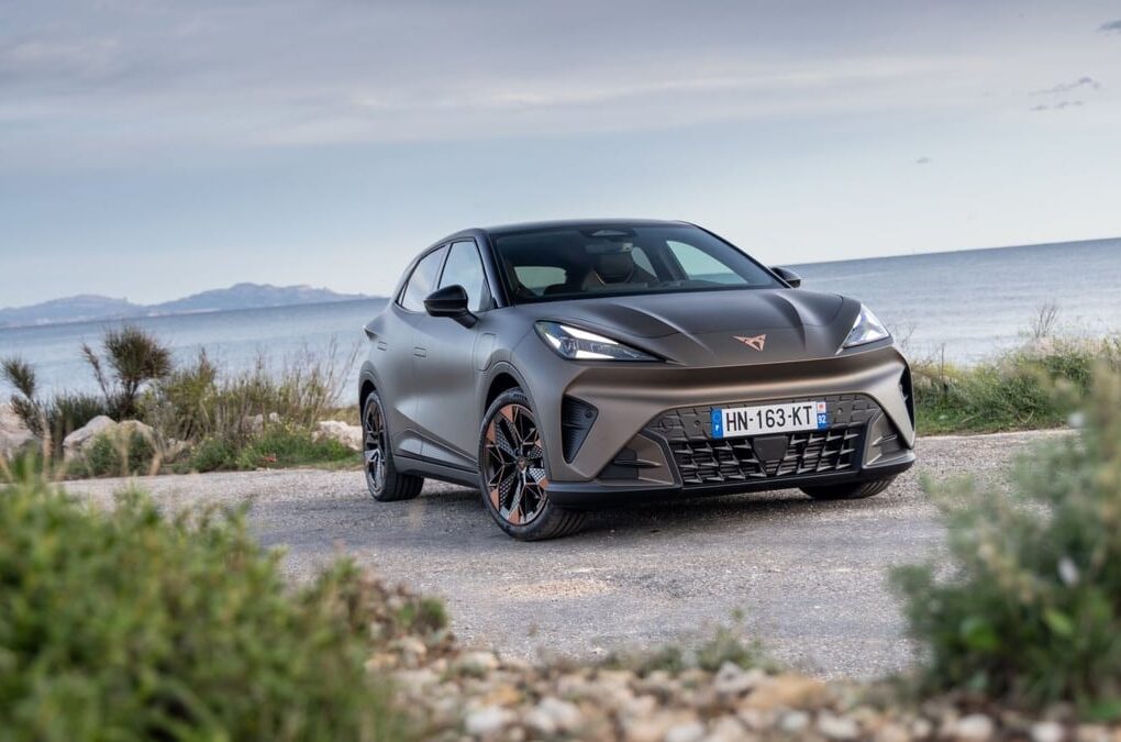 La Cupra Raval ABT équipée de son kit aérodynamique.