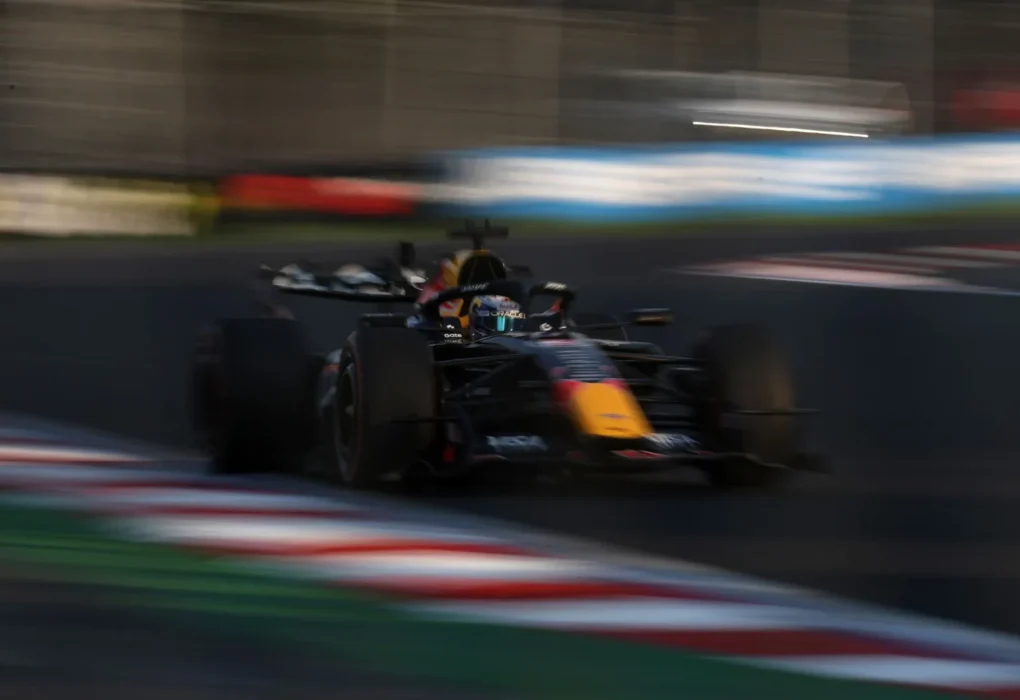 Max Verstappen et Liam Lawson, sanctionnés sur la grille du Grand Prix du Mexique.