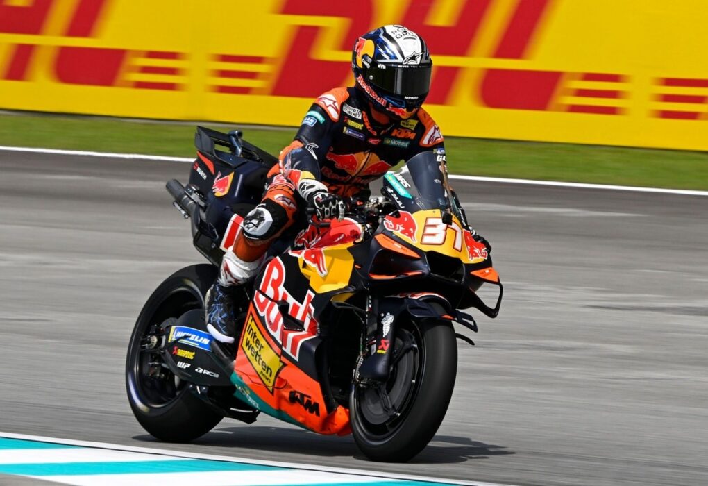 Pedro Acosta en piste à Sepang lors du Sprint du MotoGP.